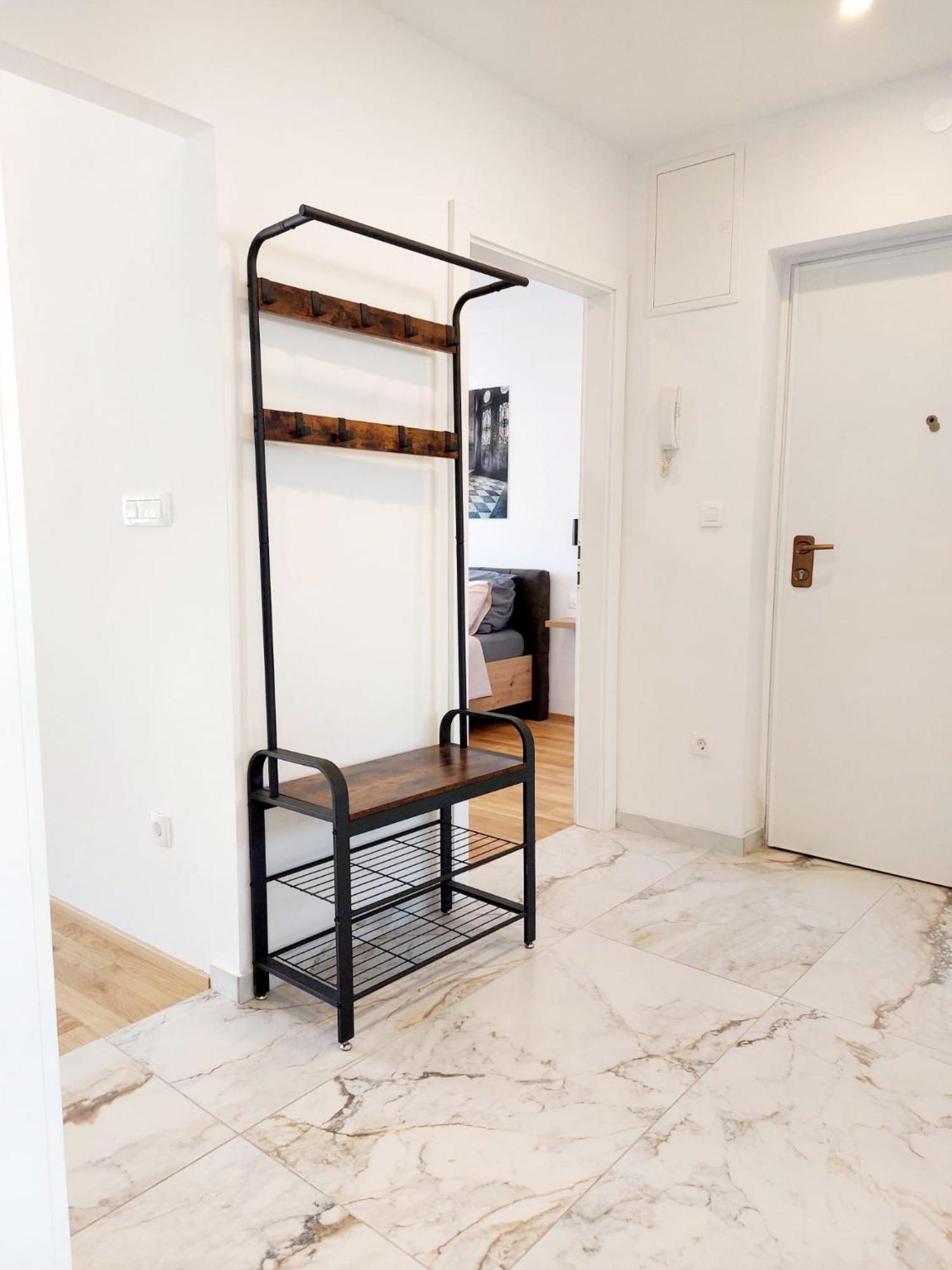 Comfort 2 Bedroom Apartment 10Min Walk From Center And Beach Split Exterior photo