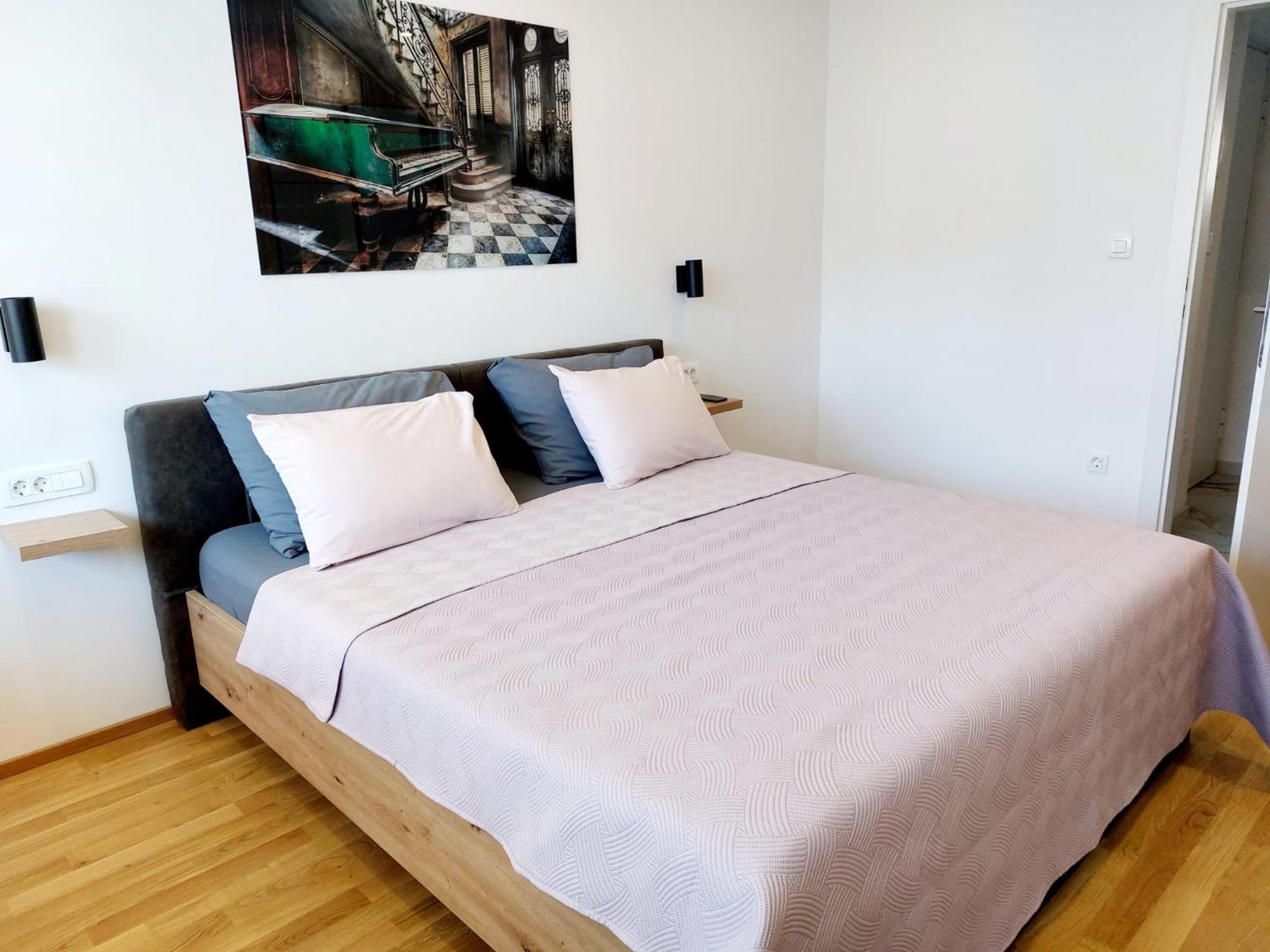 Comfort 2 Bedroom Apartment 10Min Walk From Center And Beach Split Exterior photo