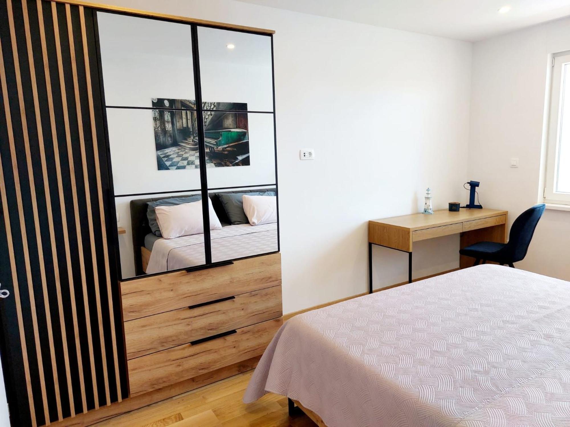 Comfort 2 Bedroom Apartment 10Min Walk From Center And Beach Split Exterior photo